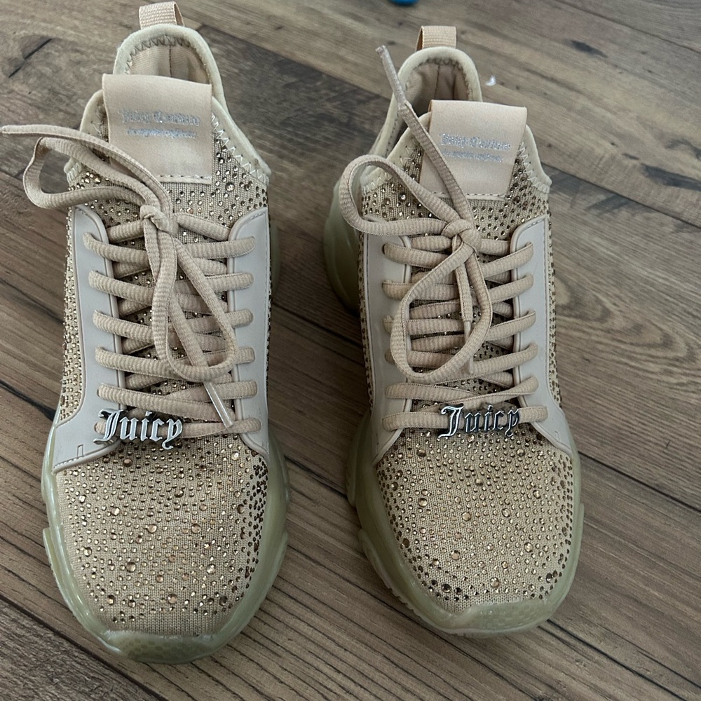 Women’s Juicy Couture tennis shoes